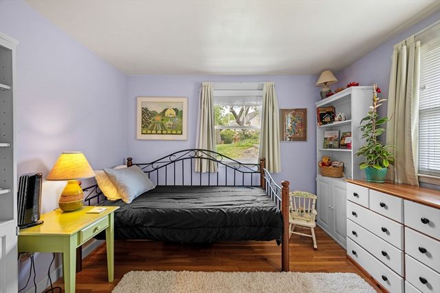 88 Moffatt Rd, Salem, MA 01970