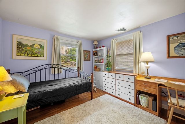 88 Moffatt Rd, Salem, MA 01970