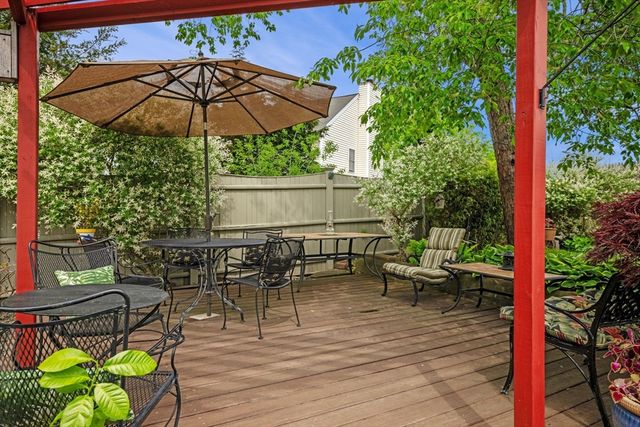 88 Moffatt Rd, Salem, MA 01970