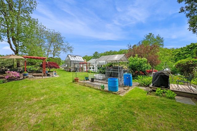 88 Moffatt Rd, Salem, MA 01970