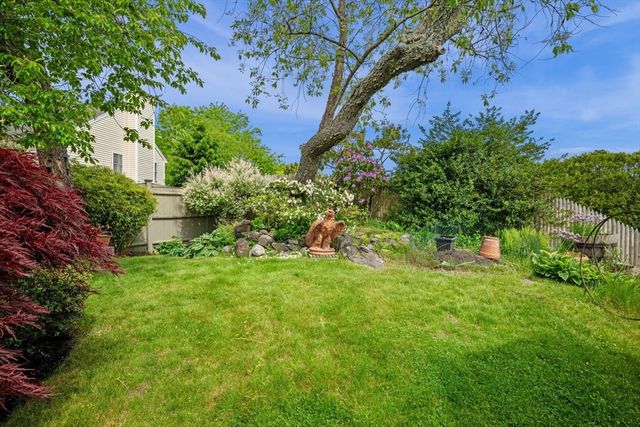 88 Moffatt Rd, Salem, MA 01970