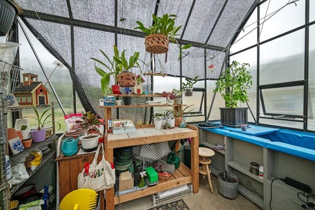 88 Moffatt Rd, Salem, MA 01970