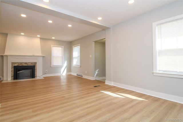 9969 Robson Street, Detroit, MI 48227