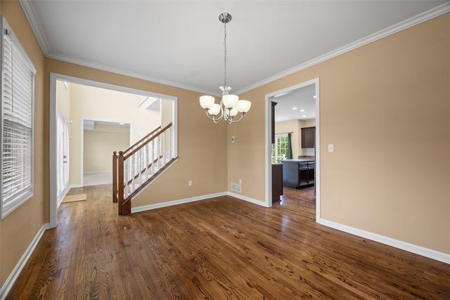 1702 S Hawthorn Ct, Franklin Park, PA 15237