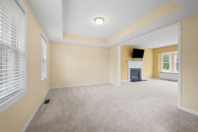 1702 S Hawthorn Ct, Franklin Park, PA 15237