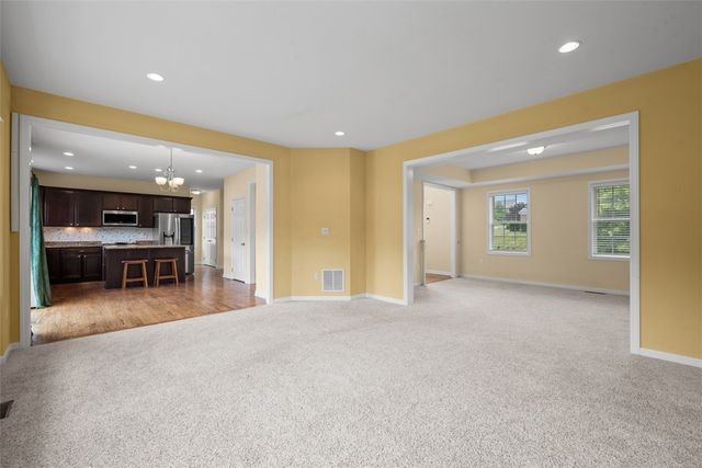 1702 S Hawthorn Ct, Franklin Park, PA 15237