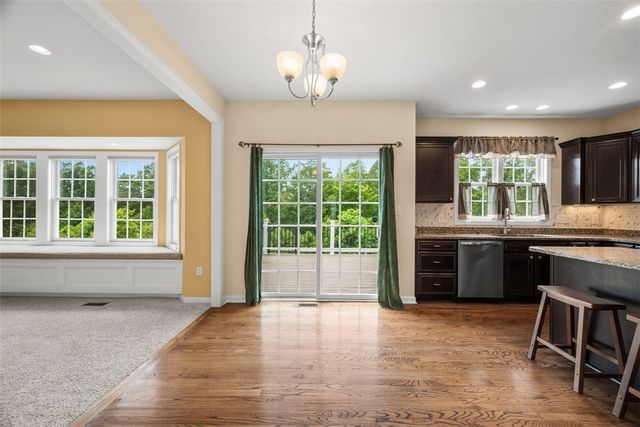 1702 S Hawthorn Ct, Franklin Park, PA 15237