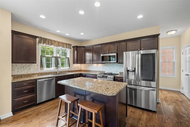 1702 S Hawthorn Ct, Franklin Park, PA 15237