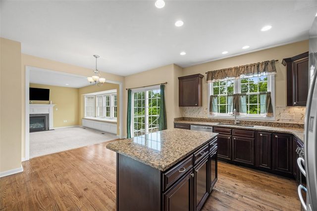 1702 S Hawthorn Ct, Franklin Park, PA 15237