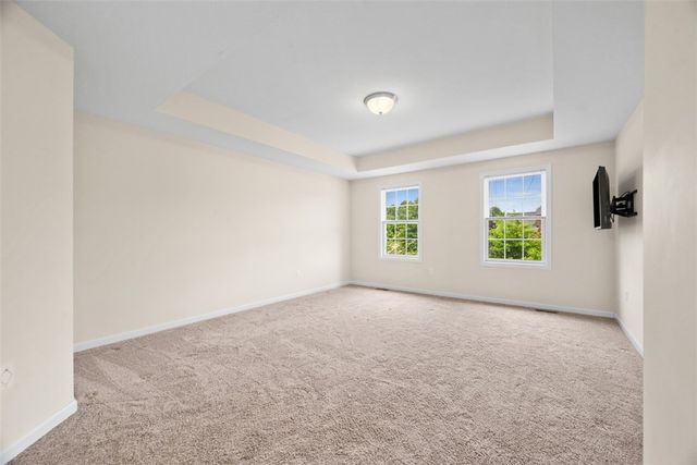 1702 S Hawthorn Ct, Franklin Park, PA 15237