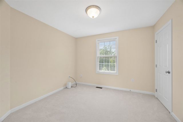 1702 S Hawthorn Ct, Franklin Park, PA 15237