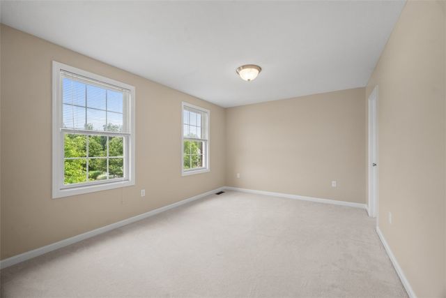 1702 S Hawthorn Ct, Franklin Park, PA 15237