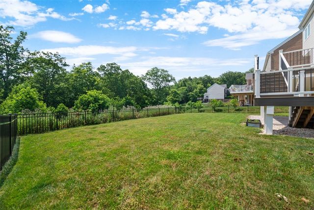 1702 S Hawthorn Ct, Franklin Park, PA 15237