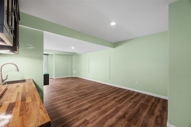 1702 S Hawthorn Ct, Franklin Park, PA 15237