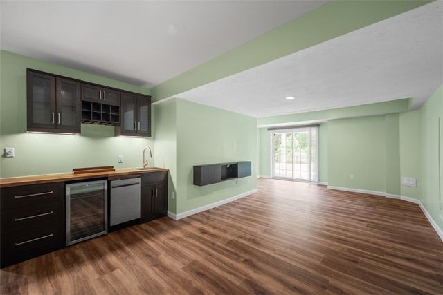 1702 S Hawthorn Ct, Franklin Park, PA 15237