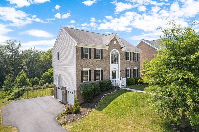 1702 S Hawthorn Ct, Franklin Park, PA 15237