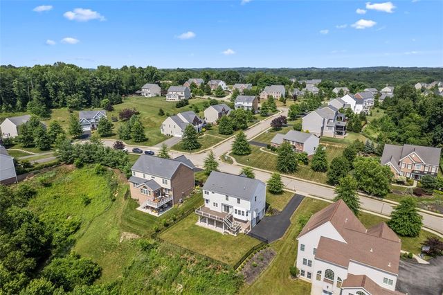 1702 S Hawthorn Ct, Franklin Park, PA 15237