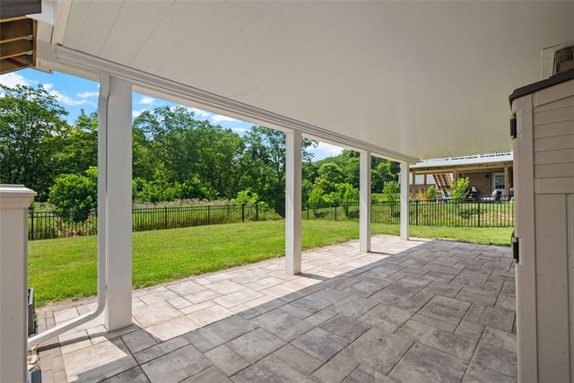 1702 S Hawthorn Ct, Franklin Park, PA 15237