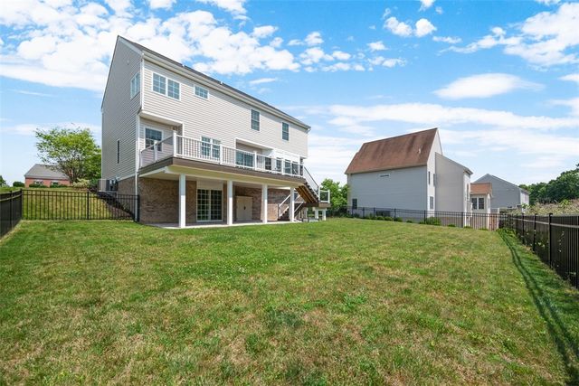 1702 S Hawthorn Ct, Franklin Park, PA 15237