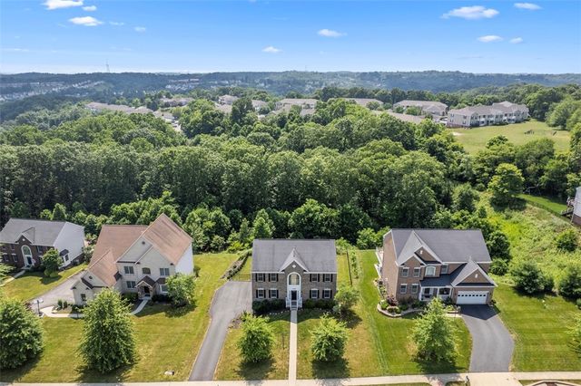 1702 S Hawthorn Ct, Franklin Park, PA 15237