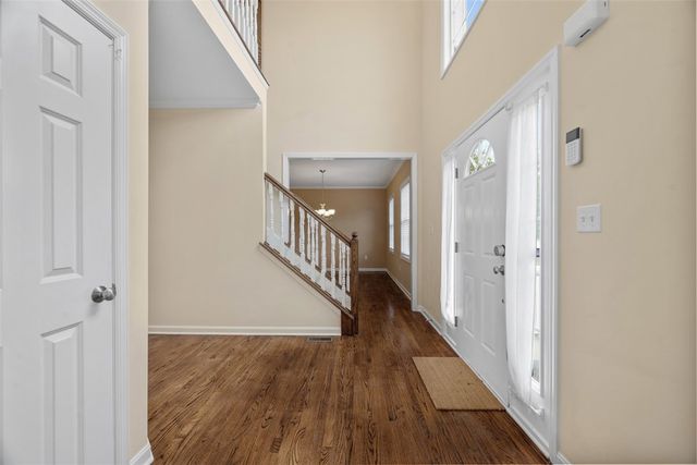 1702 S Hawthorn Ct, Franklin Park, PA 15237