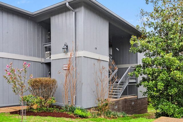 21 Vaughns Gap Rd Apt 20, Nashville, TN 37205