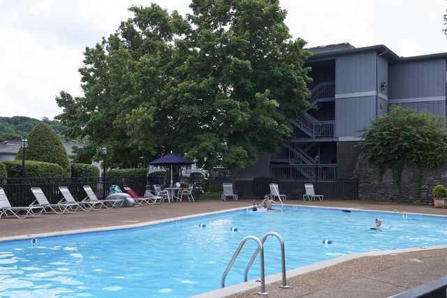 21 Vaughns Gap Rd Apt 20, Nashville, TN 37205