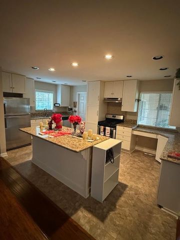 917 Woodrow Ave, Modesto, CA 95350