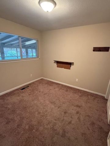 917 Woodrow Ave, Modesto, CA 95350