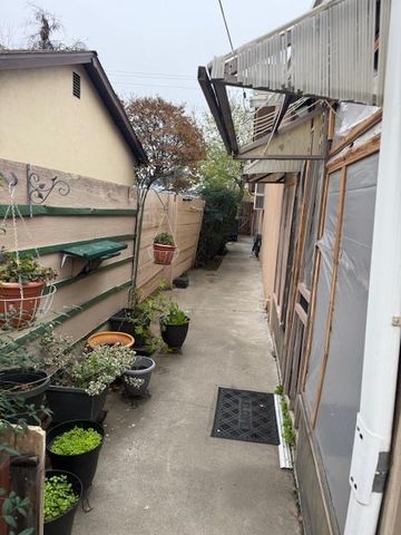 917 Woodrow Ave, Modesto, CA 95350