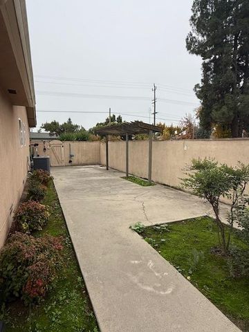 917 Woodrow Ave, Modesto, CA 95350