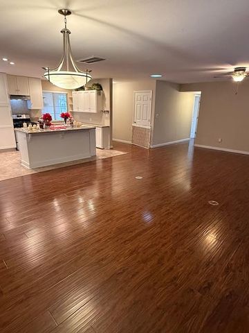 917 Woodrow Ave, Modesto, CA 95350