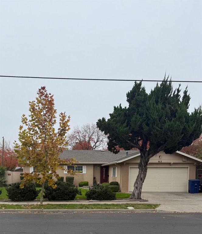 917 Woodrow Ave, Modesto, CA 95350