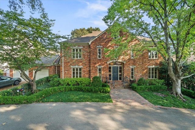 4386 W CHERRY PLACE DR, Memphis, TN 38117