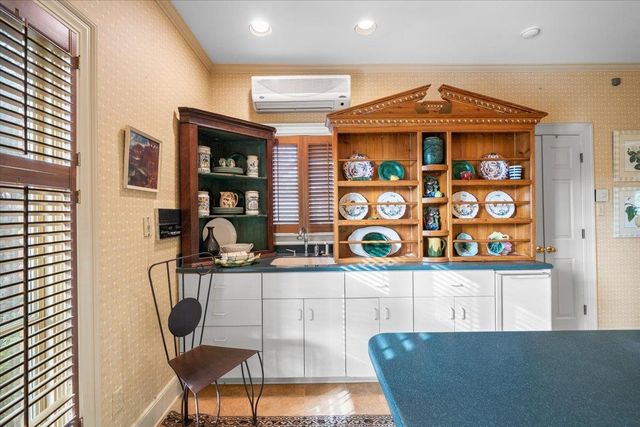 4386 W CHERRY PLACE DR, Memphis, TN 38117