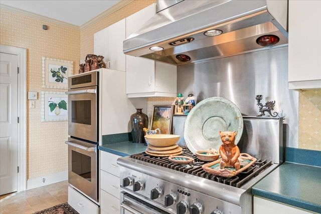 4386 W CHERRY PLACE DR, Memphis, TN 38117