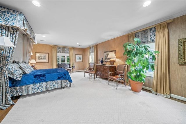 4386 W CHERRY PLACE DR, Memphis, TN 38117