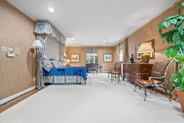 4386 W CHERRY PLACE DR, Memphis, TN 38117