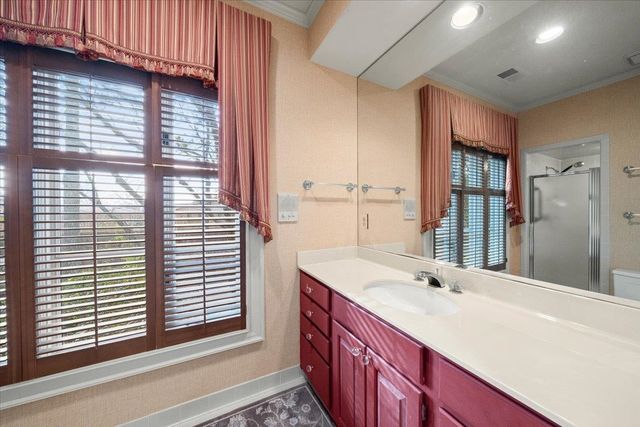 4386 W CHERRY PLACE DR, Memphis, TN 38117