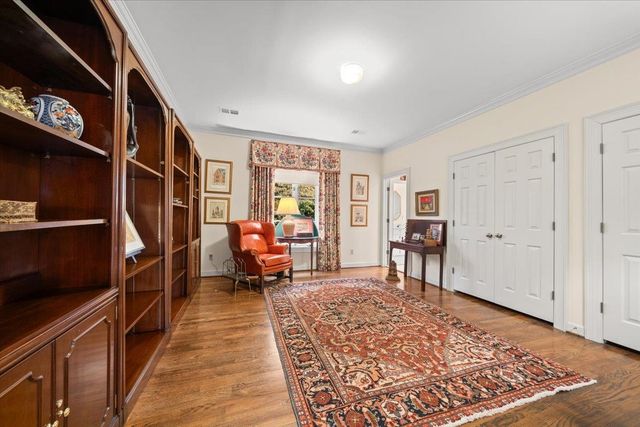 4386 W CHERRY PLACE DR, Memphis, TN 38117