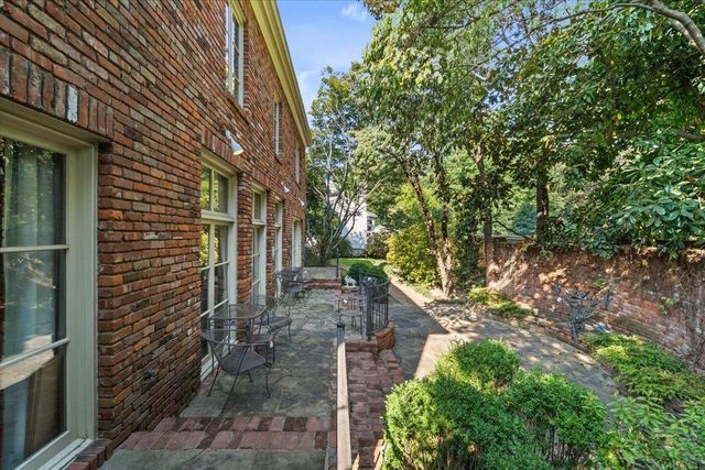 4386 W CHERRY PLACE DR, Memphis, TN 38117