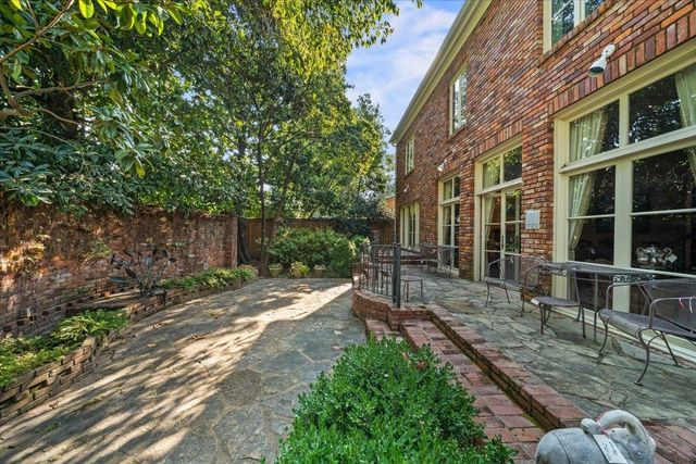 4386 W CHERRY PLACE DR, Memphis, TN 38117