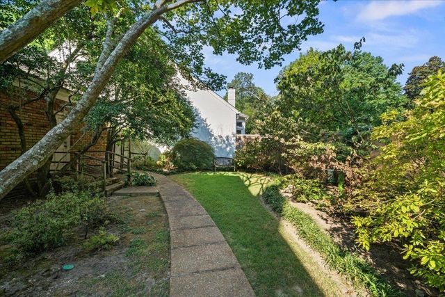 4386 W CHERRY PLACE DR, Memphis, TN 38117