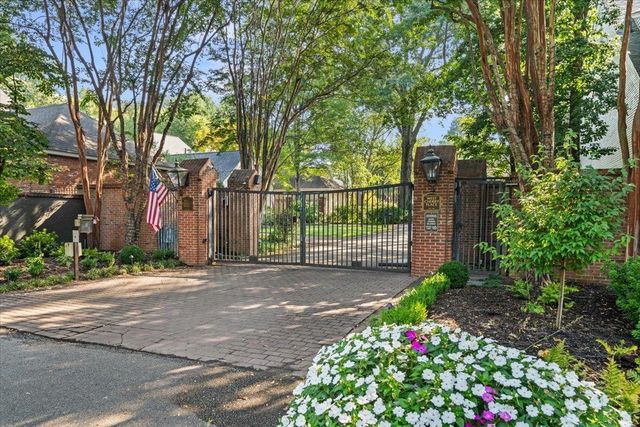 4386 W CHERRY PLACE DR, Memphis, TN 38117