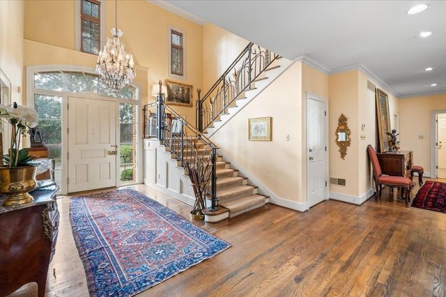 4386 W CHERRY PLACE DR, Memphis, TN 38117