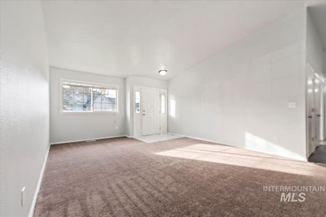 614 Astor Ave, Nampa, ID 83651