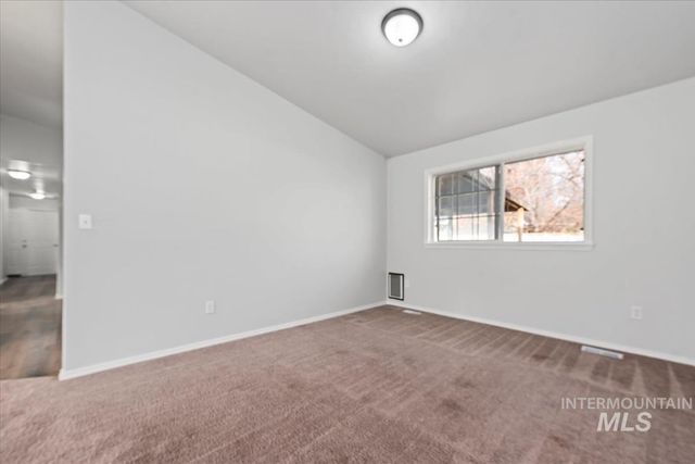 614 Astor Ave, Nampa, ID 83651