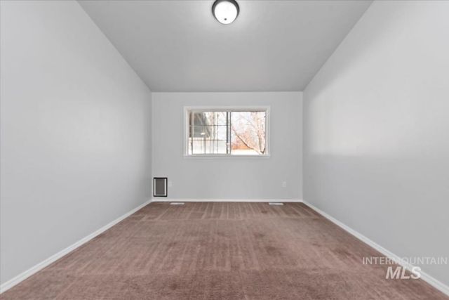 614 Astor Ave, Nampa, ID 83651