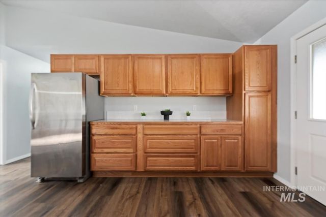 614 Astor Ave, Nampa, ID 83651