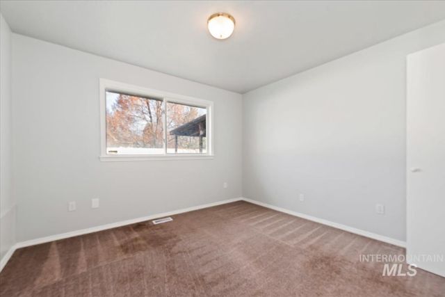 614 Astor Ave, Nampa, ID 83651